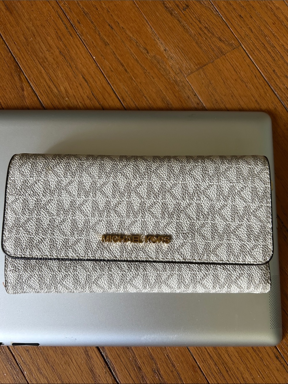 Michael Kors Metallic Silver Textured Continental Wallet